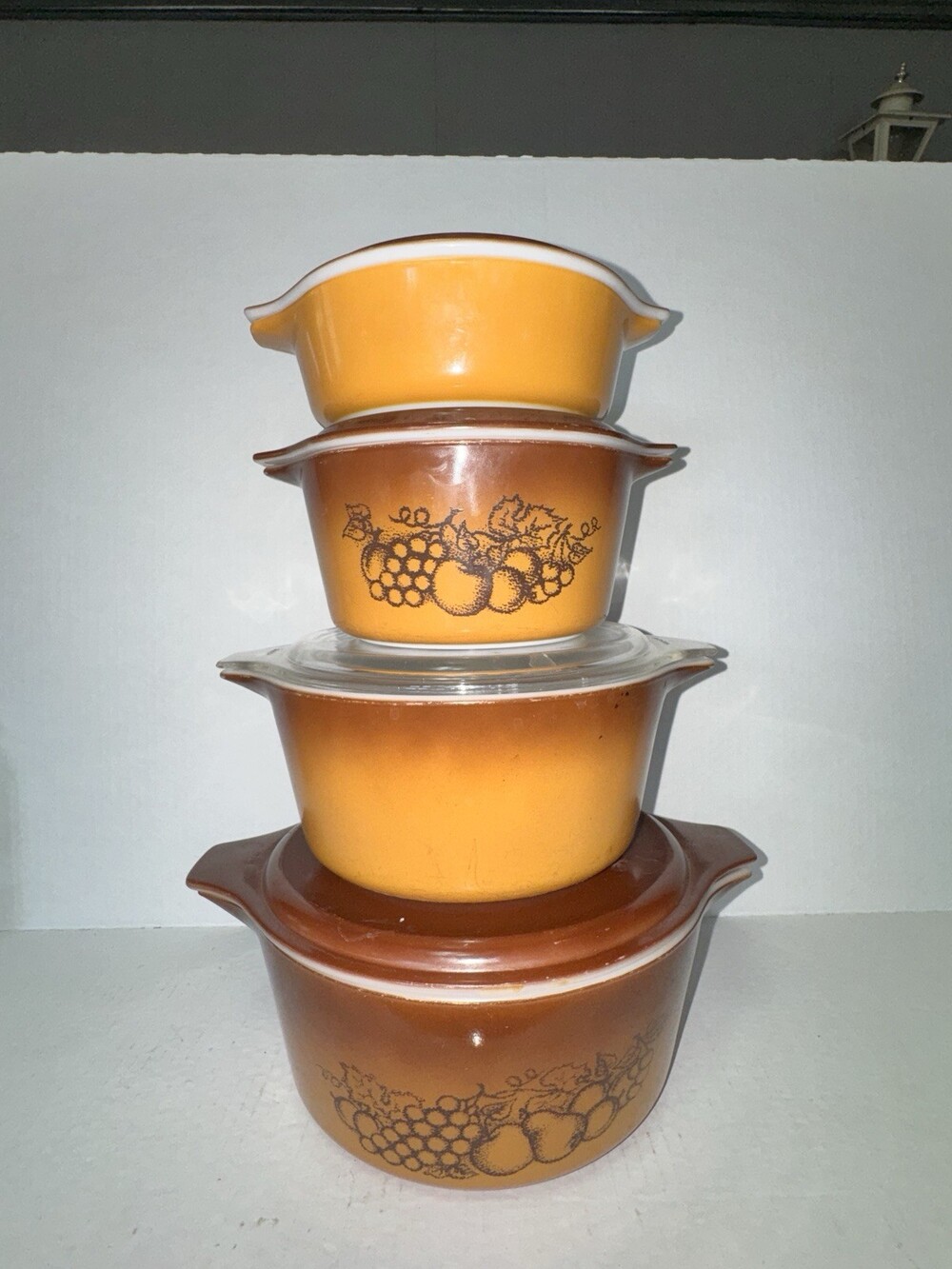 Vintage Pyrex Old Orchard Casserole Dish Set 4 Bowls 4 Lids Brown Orange 8 Pc